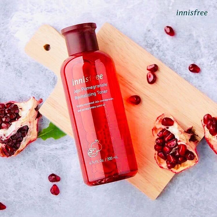 Innisfree Jeju Pomegranate Revitalizing Toner 200 ml.