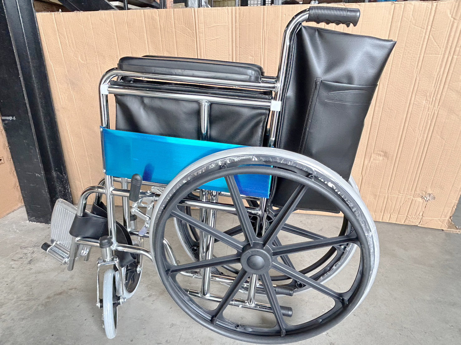 Foldable Wheelchair รถเข็นผู้ป่วยพับได้ Model FY809B