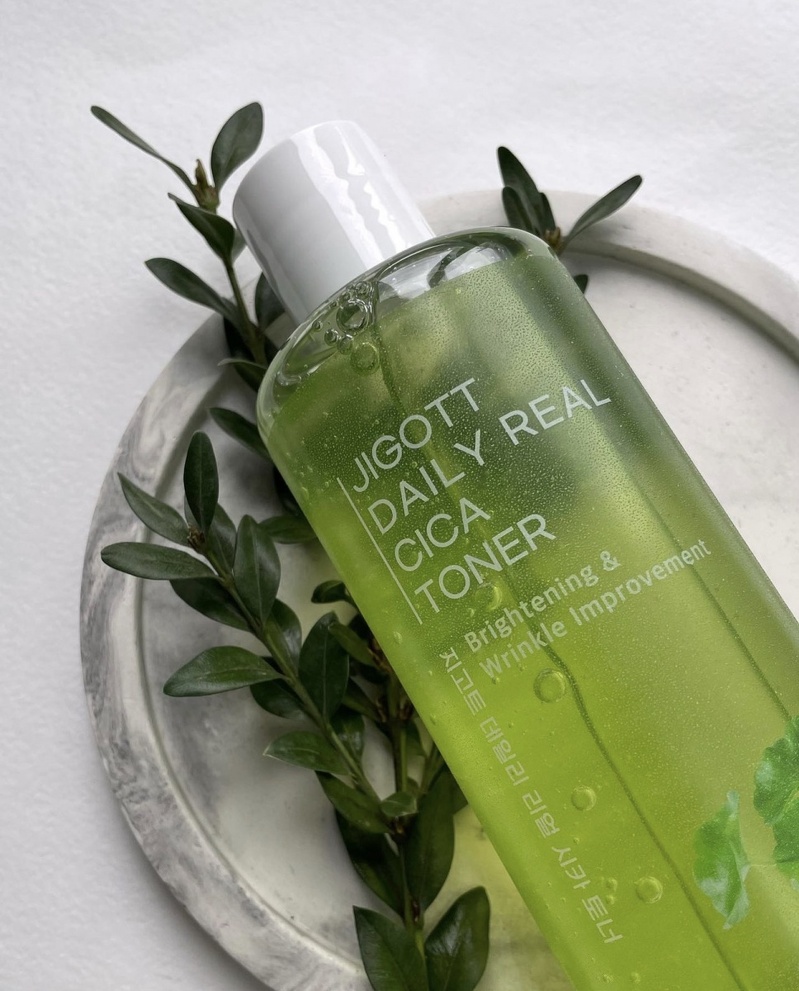 JIGOTT Toner Daily Real Cica Toner 300 ml.