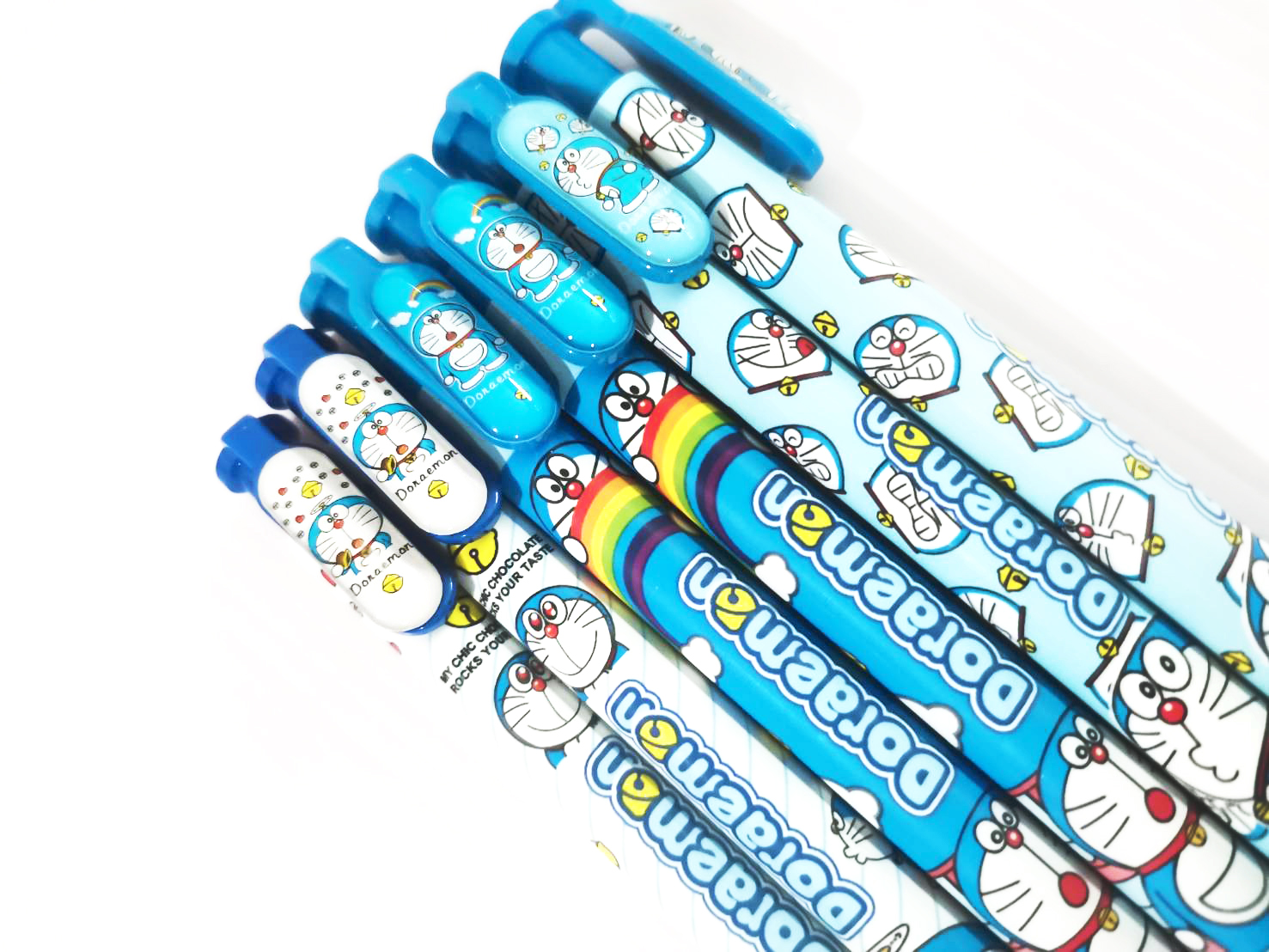 ปากกากดแฟนซี ซีรีส์ โดเรม่อน ไส้สีน้ำเงิน หัวเล็ก0.5 ชิ้นละ 9 บาท สุ่มลาย 📦ยกกล่อง 60แท่ง ✔️พร้อมส่ง เครื่องเขียน