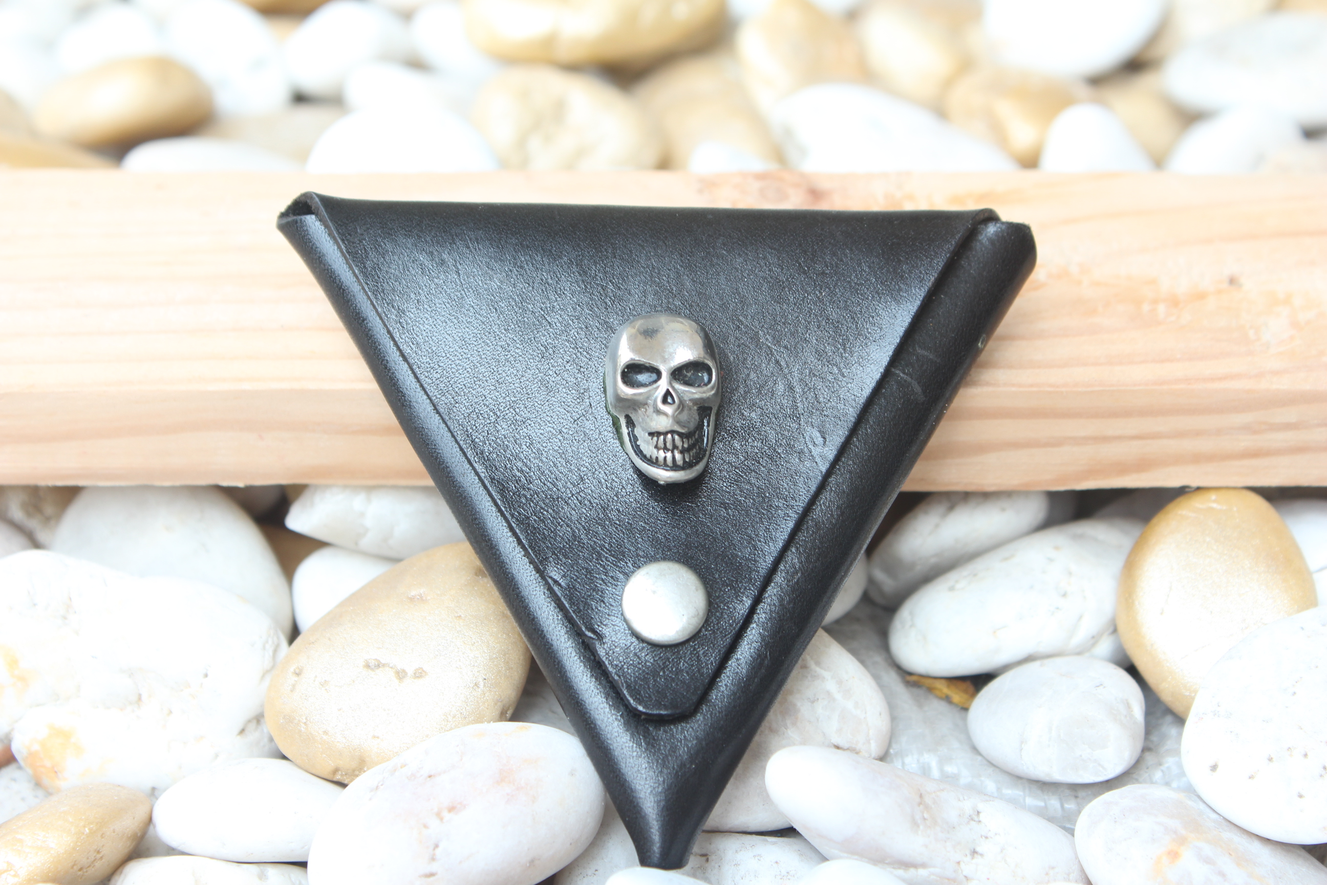 กระเป๋าใส่เหรียญทรง3เหลี่ยมเปิดได้2หน้า