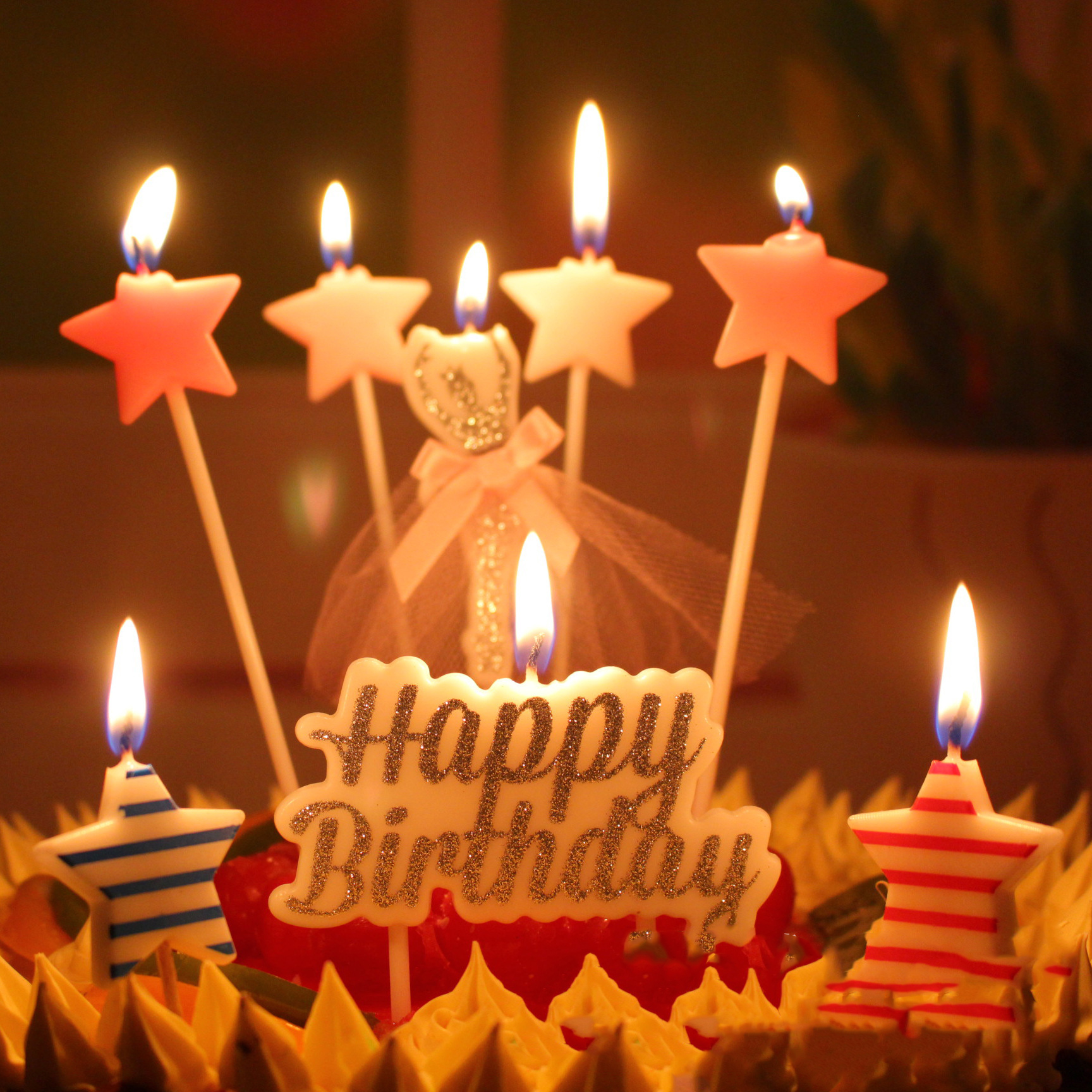 🔥สินค้าขายดี🔥 🎂เทียน Happy birthday แบบเกลียว แพ็ค 10 ชิ้น ราคาแพ็คละ 3-5 บาท📌สินค้าเลือกสี✔️พร้อมส่ง Ohwowshop เทียนวันเกิด เทียนสี