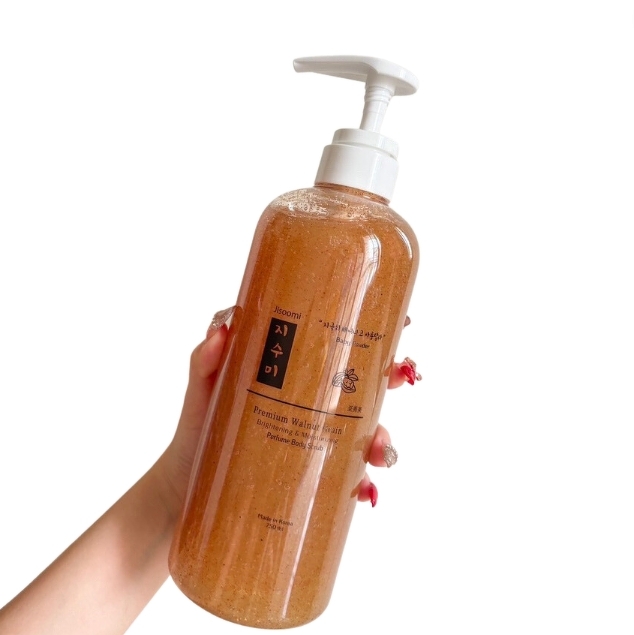 JISOOMI Scrub Body Wash 750 ml. #Baby Powder