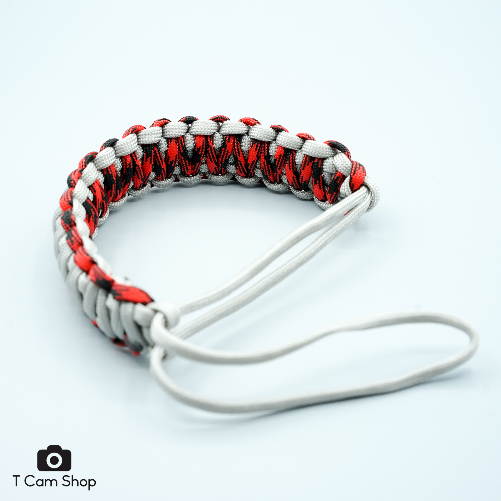 สายคล้องกล้อง (ข้อมือ) paracord เทา-แดง camo Double Cobra Paracord Wrist Camera Strap