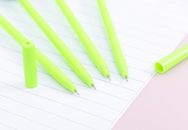 ปากกาเจลอโวคาโด้ เจลน้ำเงิน 0.38 ชิ้นละ 4 บาท ✔️พร้อมส่ง (🎲สุ่มลาย) Ohwowshop