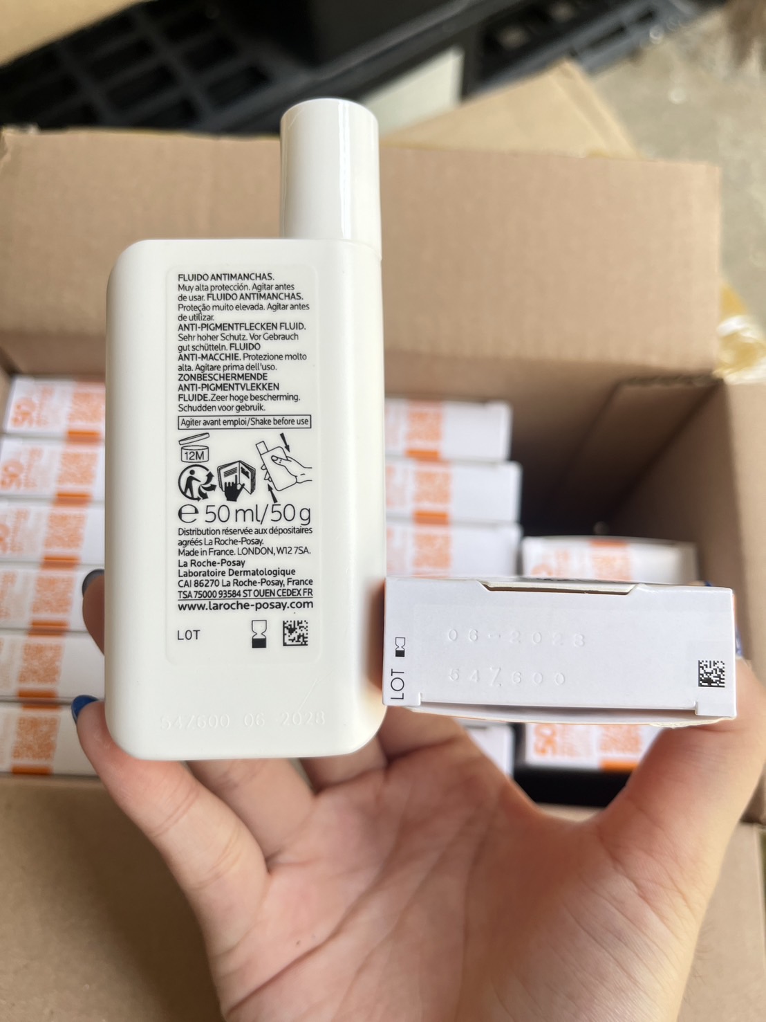 La Roche-Posay Anthelios Uvmune400 Anti-Dark Spots Fluid SPF50+ PA++++ 50 ml.