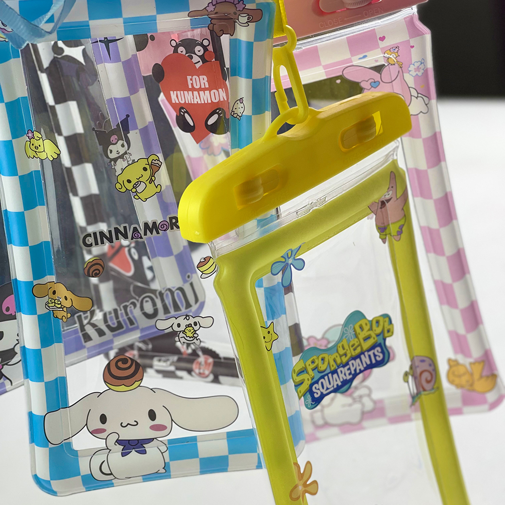 💦⛈ซองกันน้ำใสลายการ์ตูนดัง🌈💦ขอบกันกระแทก🌈ขนาดใหญ่"พิเศษ"ใส่กับโทรศัพท์ทุกรุ่น💙ฟรีสายคล้องคอ ทัชสกรีนได้✅พร้อมส่งในไทย กันน้ำ ซอง ซองโทรศัพท์กันน้ำ เล่นสงกรานต์