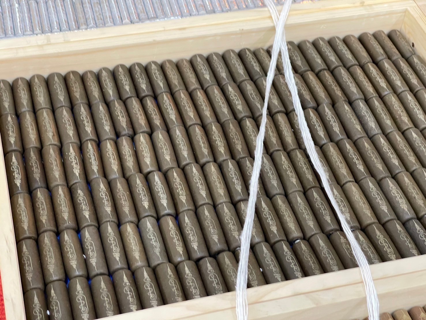 ตะกรุดกามคุณ (แบบพอกผงว่าน) หลวงปู่พงษ์ศักดิ์ ทันตะจิตโต วัดป่าเทพนิมิต จังหวัดกาฬสินธุ์