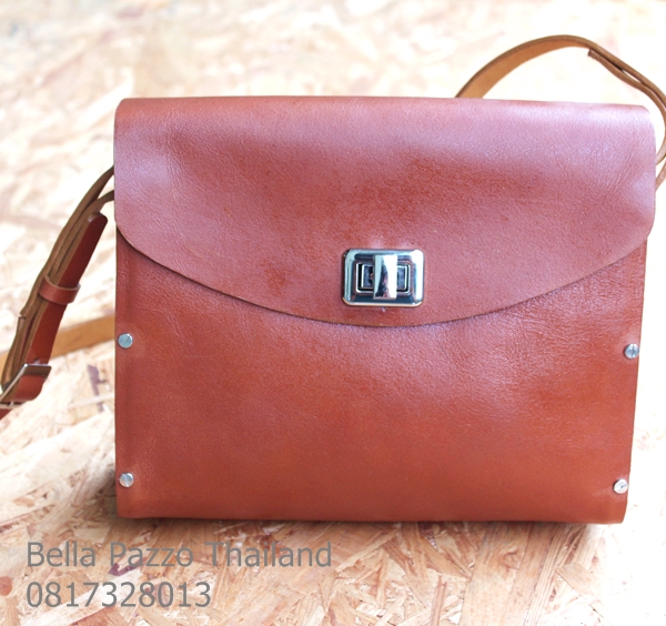 กระเป๋าหนังข้างไม้ กxยxส=8.5x23x18.5 cm"