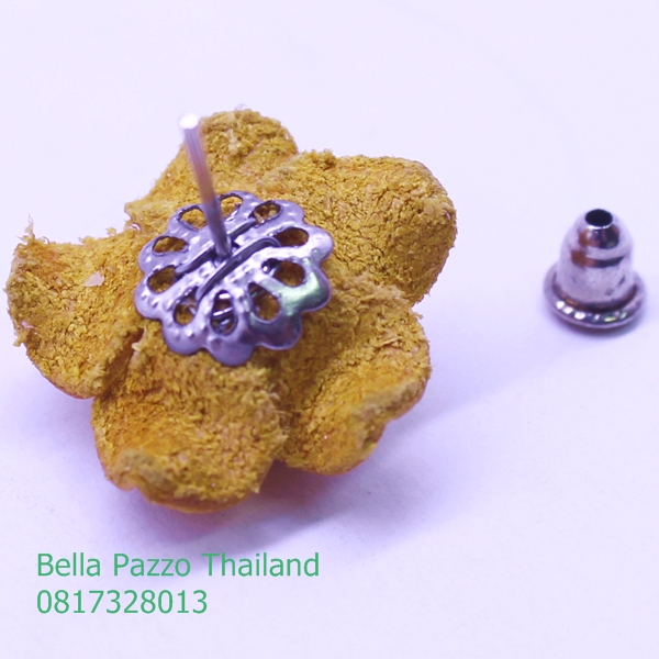 ต่างหูกุหลาบปลายแหลมเดี่ยว 2cm. 1 ดอก หนังแท้ทำมือ แฮนด์เมด