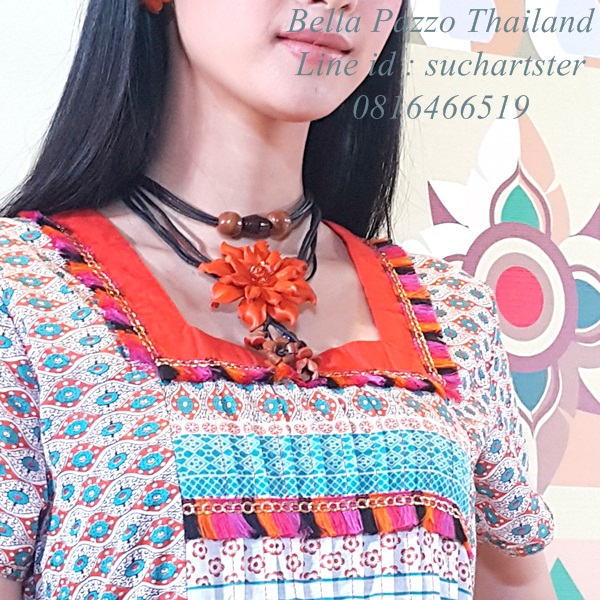 สร้อยคอหนังแท้ดอกรักเร่ดอกเดี่ยวสายคอตตอน ประดับด้วยลูกปัดไม้