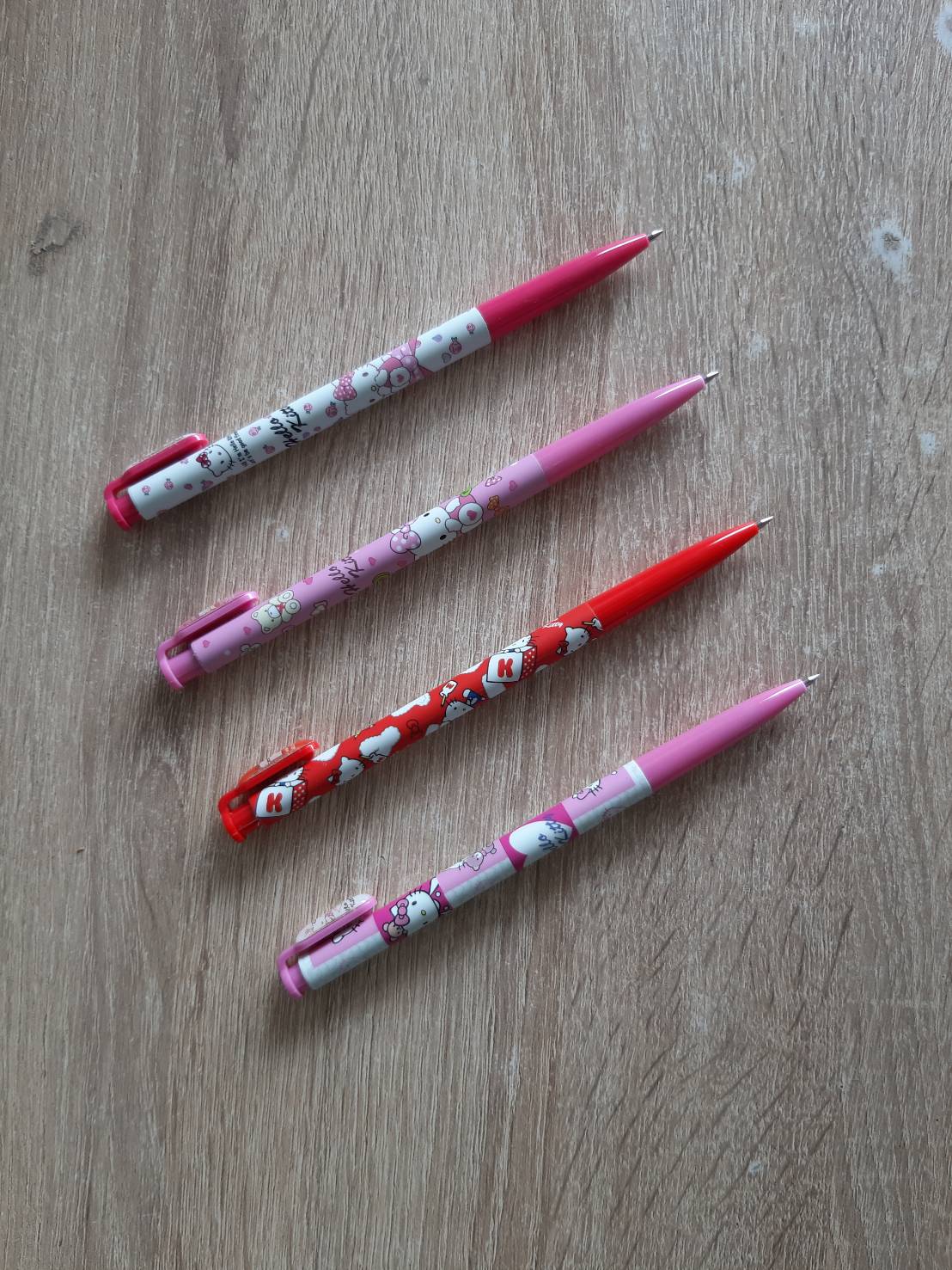 ปากกากดแฟนซี ซีรีส์ คิตตี้ ไส้สีน้ำเงิน หัวเล็ก 0.5 ชิ้นละ 9 บาท สุ่มลาย 📦ยกกล่อง 60แท่ง ✔️พร้อมส่ง เครื่องเขียน
