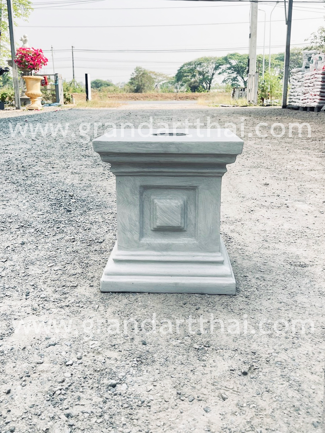 แท่นเหลี่ยมลายฟัก 20/30