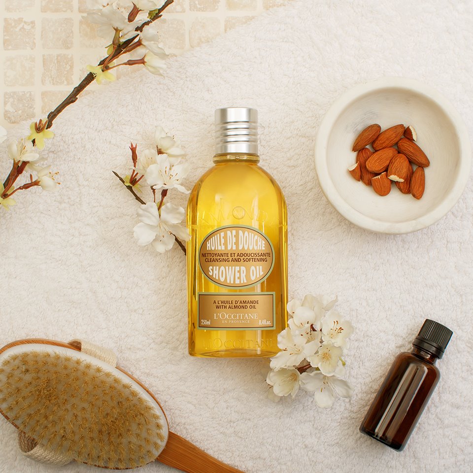 L'Occitane Almond Shower Oil 250 ml.