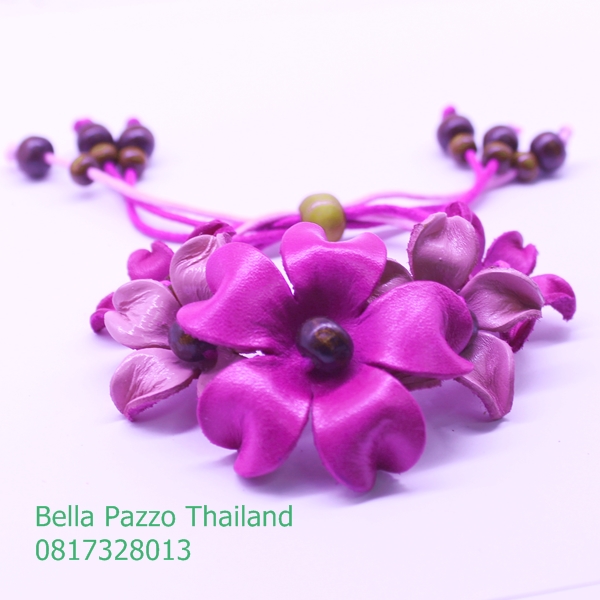 สร้อยข้อมือดอกบีบ5ดอกหนังแท้ทำมือ สายค็อตตอนลูกปัดไม้