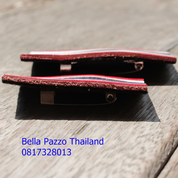 เข็มกลัดธงชาติขนาด 2.5X4.5 cm. เชียร์ทีมไทย หนังแท้ทำมือ แฮนด์เมด