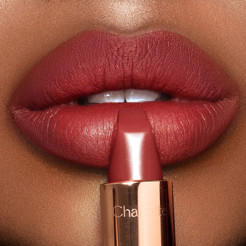 Charlotte Tilbury Matte Revolution Lipstick 1.1 g. #Walk of No Shame