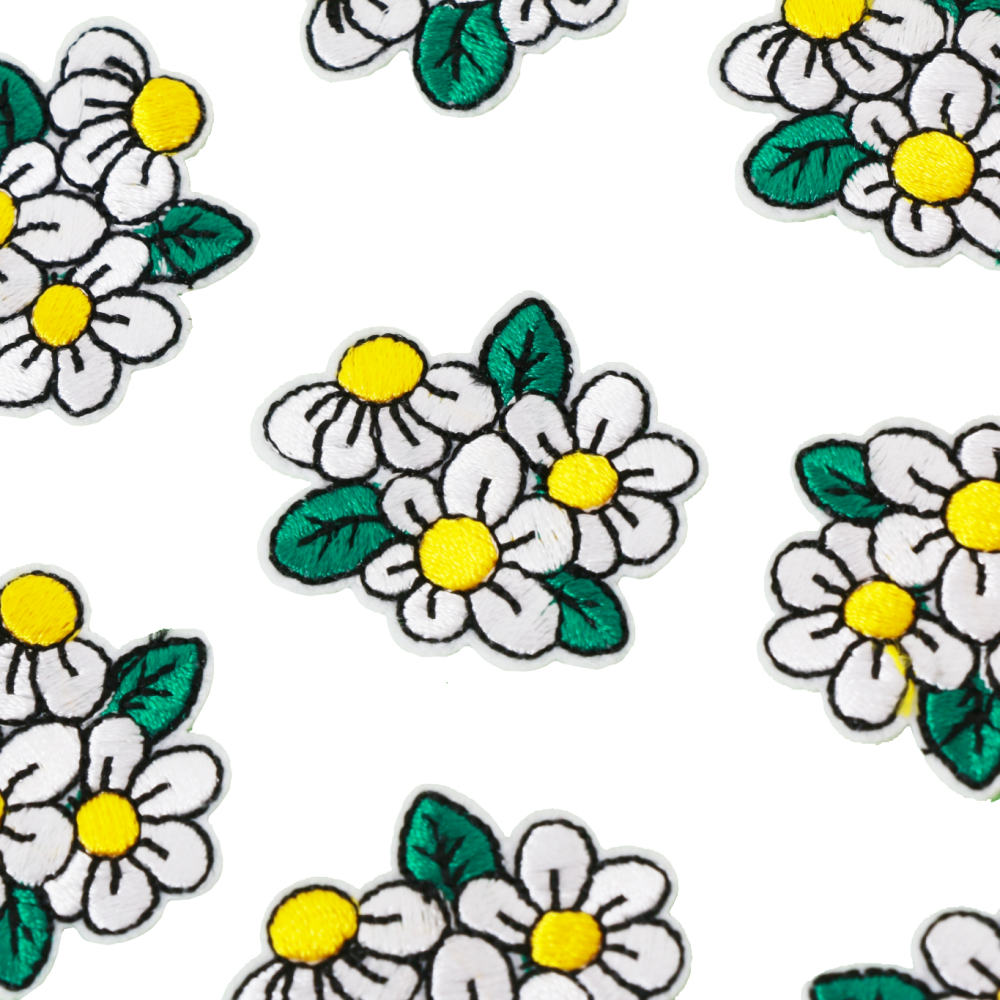 ตัวรีดติดเสื้อดอกไม้ขาว