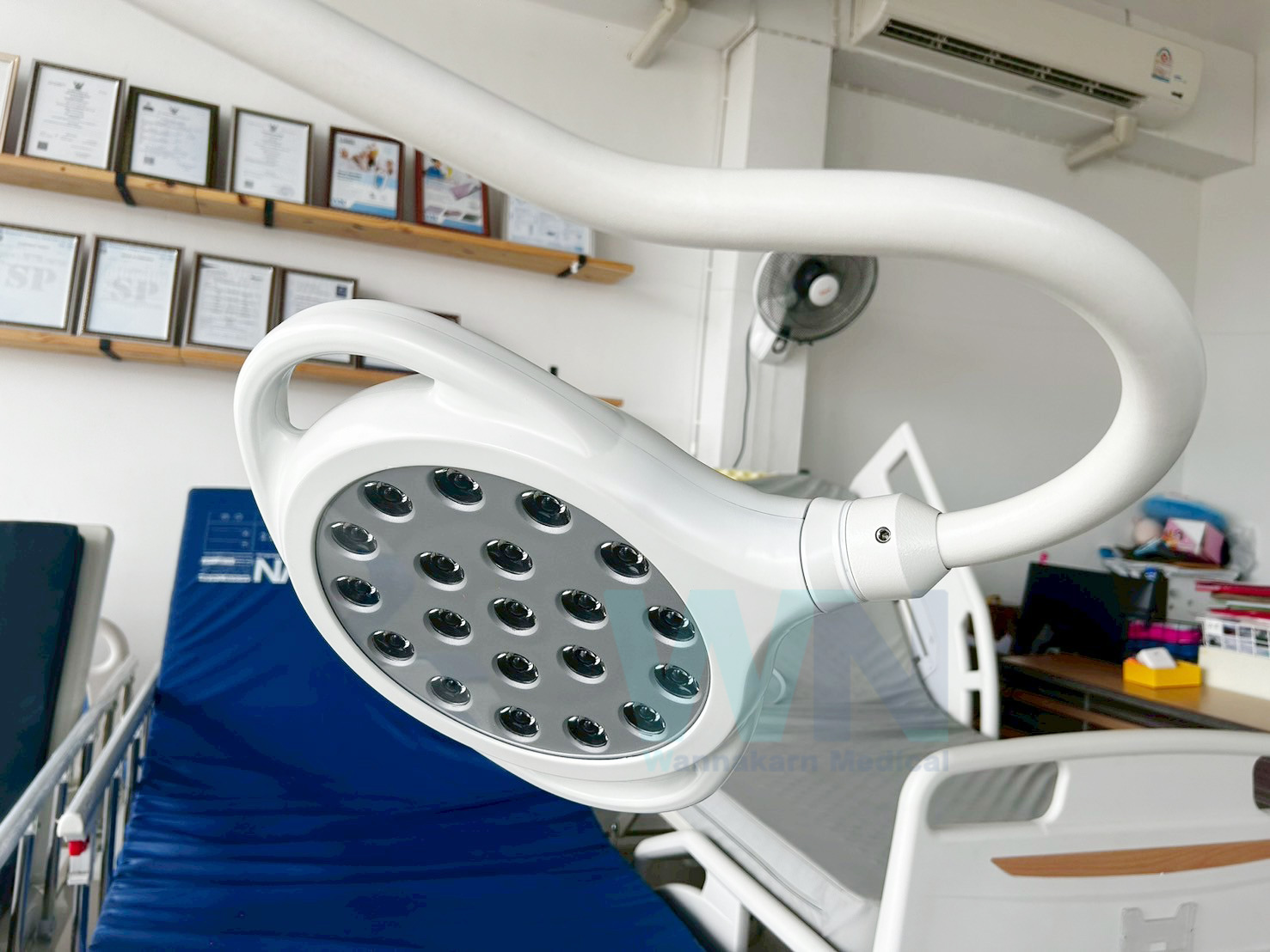 โคมไฟผ่าตัด Operation Lamp Model : YDE-300