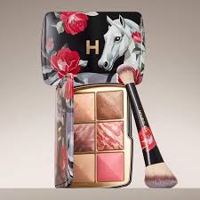 HOURGLASS Ambient Lighting Edit Unlocked Horse Face Palette (Holiday 2025)