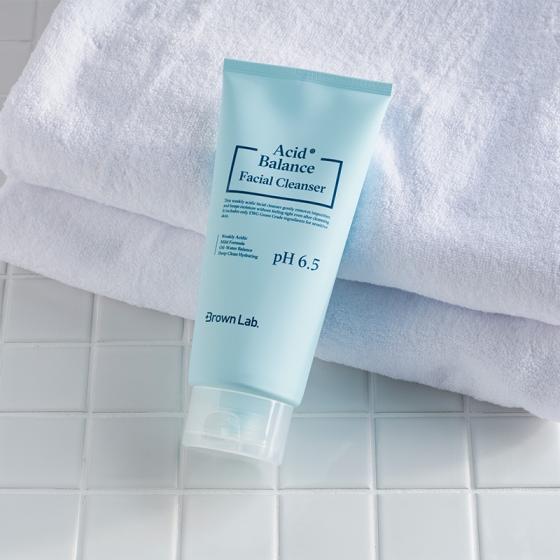 Brown Lab Acid Balance Facial Cleanser 300 ml.