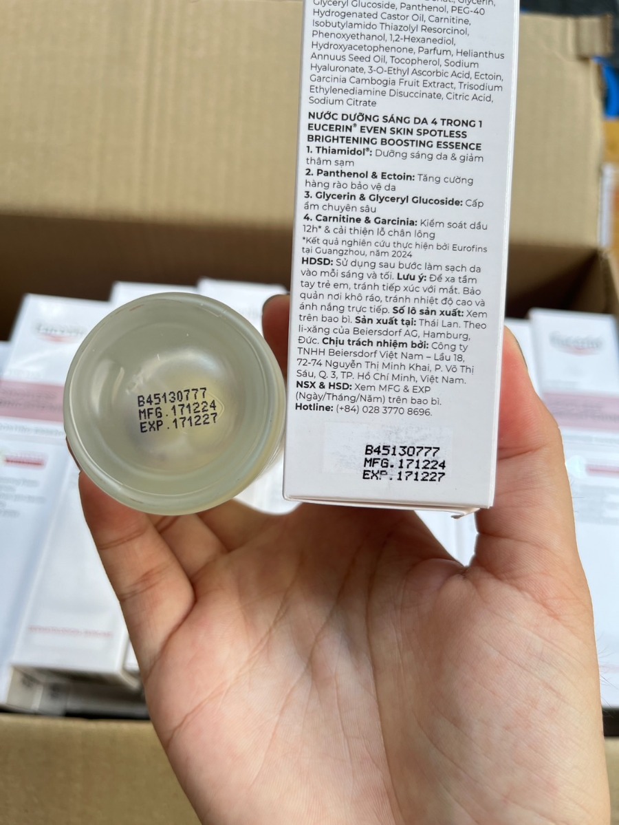 Eucerin Spotless Brightening Boosting Essence 100 ml. (แพคเกจใหม่)