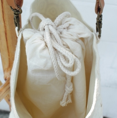 กระเป๋าผ้าลูกไม้ทรงถังสายเชือกรูดปิด เปิด