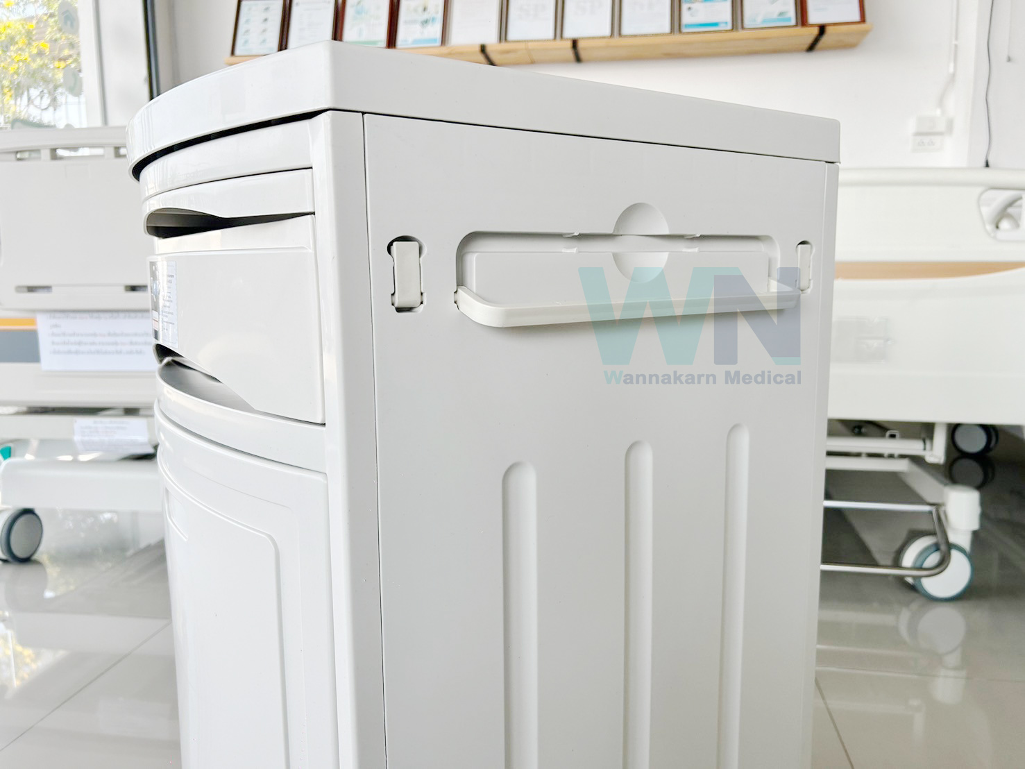 ตู้ข้างเตียง ABS สีขาว