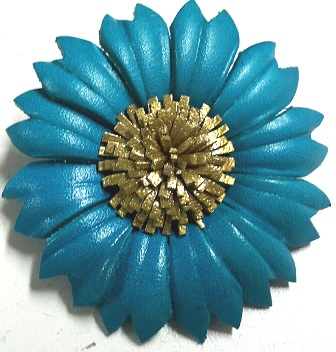 เข็มกลัดดอกไม้หนังแท้ทำมือขนาด3.5cm.