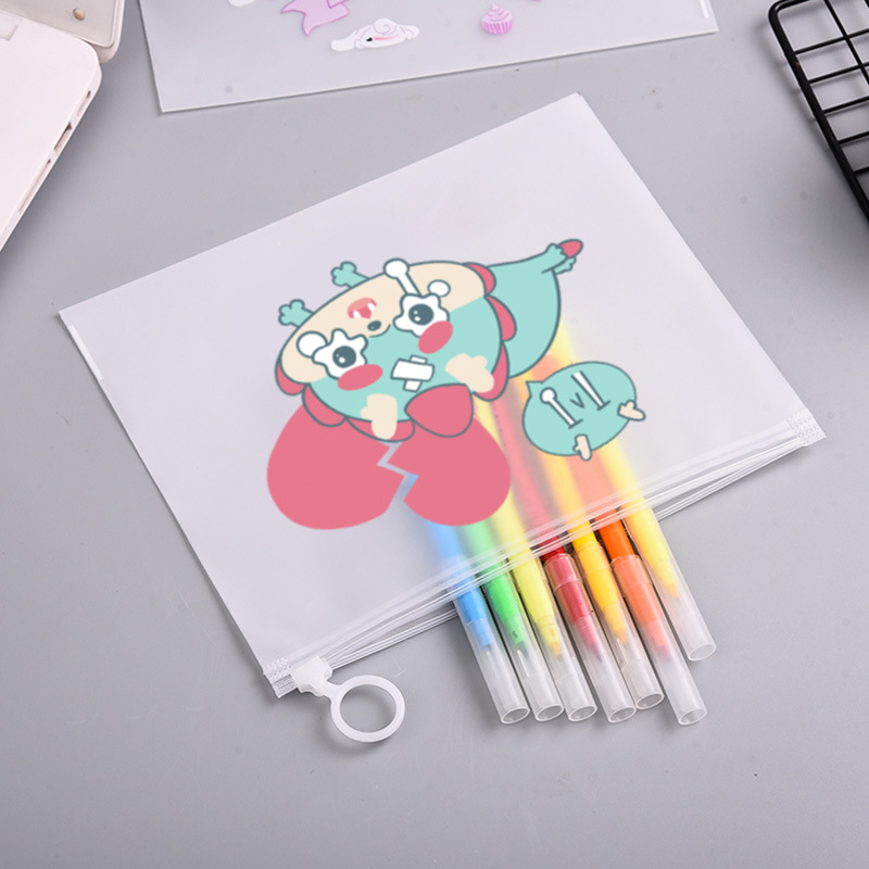 🌈🎒กระเป๋าใส่เครื่องเขียน⭐ซองซิปพลาสติก A5 การ์ตูนแฟนซี 21x16.5ซม📌เลือกลาย ราคา 4 บาท✔️พร้อมส่งในไทย เครื่องเขียน กระเป๋า กระเป๋าดินสอ