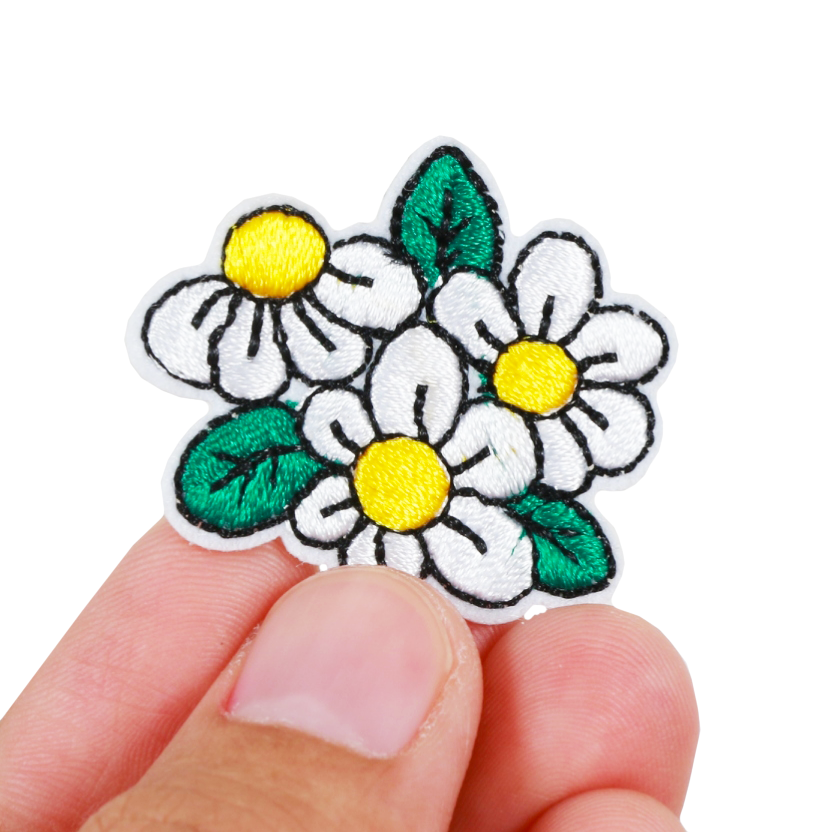 ตัวรีดติดเสื้อดอกไม้ขาว