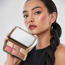 HOURGLASS Ambient Lighting Edit Unlocked Horse Face Palette (Holiday 2025)