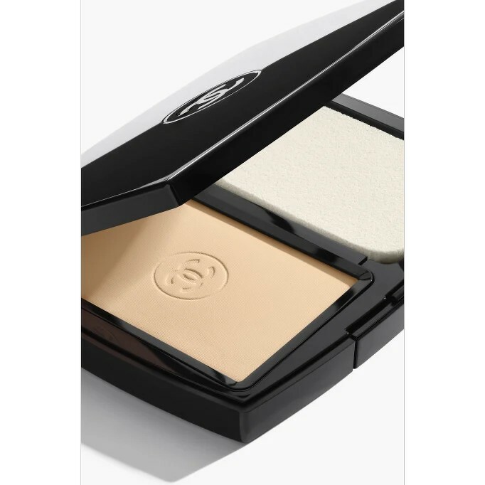 CHANEL Ultra Le Teint Compact All–Day Comfort Flawless Finish Compact Foundation 13 g.
