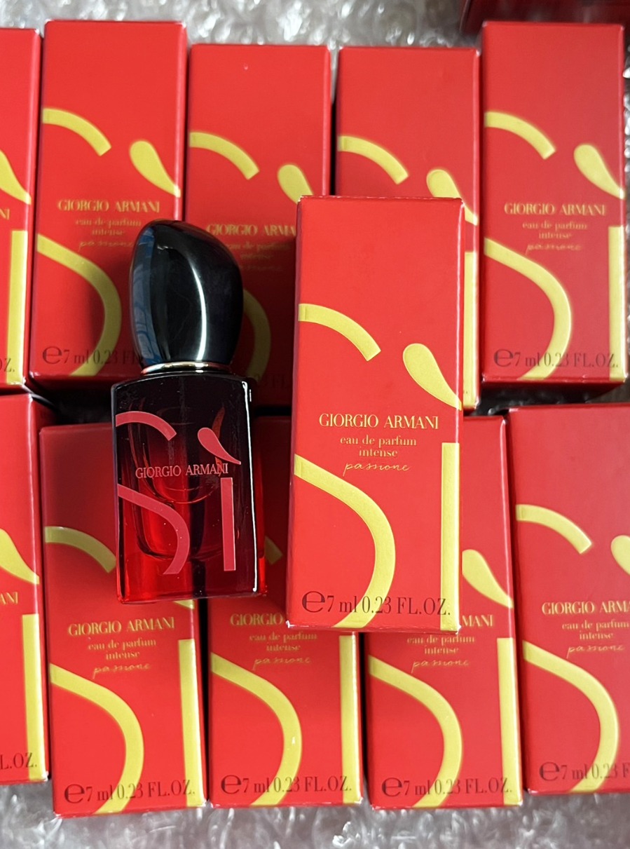 Giorgio Armani Si Passione Intense Eau De Parfum 7 ml.