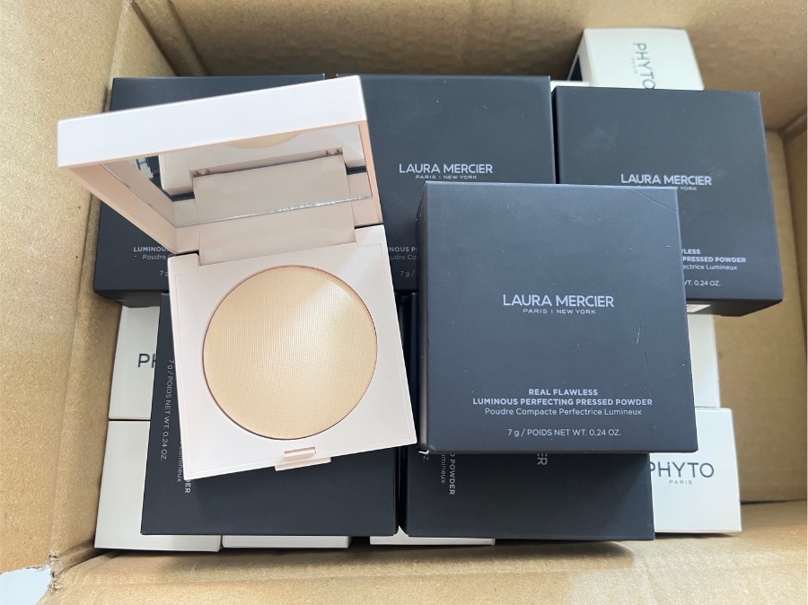 Laura Mercier Real Flawless Luminous Perfectiing Pressed Powder 7 g. #Translucent