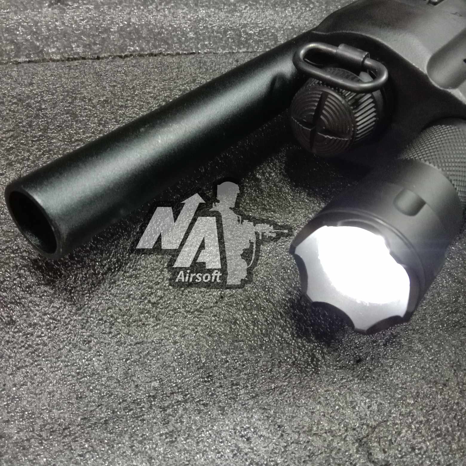 E&C M870+ประกับไฟฉาย Aircocking (มือสอง)