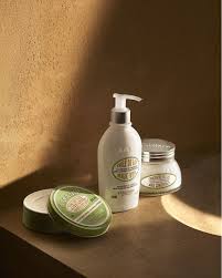 L'Occitane Milk Veil Moisturizing and Smoothing 240 ml.