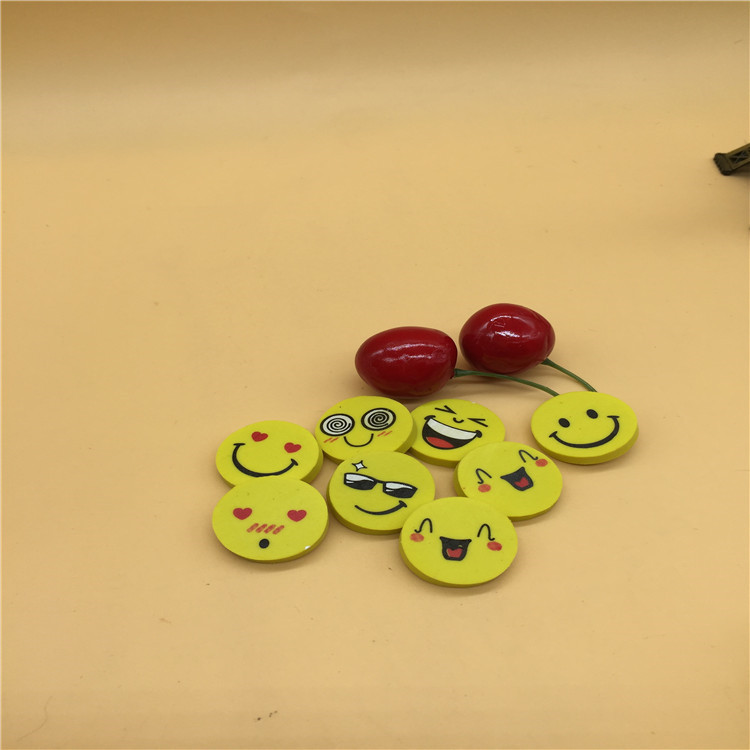 ยางลบลายหน้ายิ้ม [ 1 ชิ้น ] ชิ้นละ 1 บาท Ohwowshop