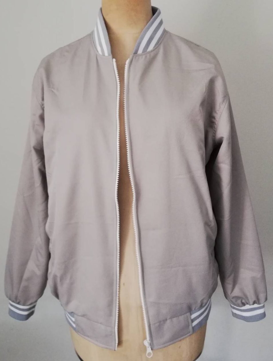 เสื้อแจ็คเก็ตผ้าไมโคร ผ้าลิปสต๊อป สั่งผลิตใหม่ตามจำนวน