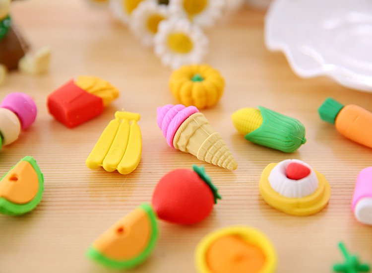 ยางลบถุงซิบ [คละลาย] ชิ้นละ 10 บาท Ohwowshop