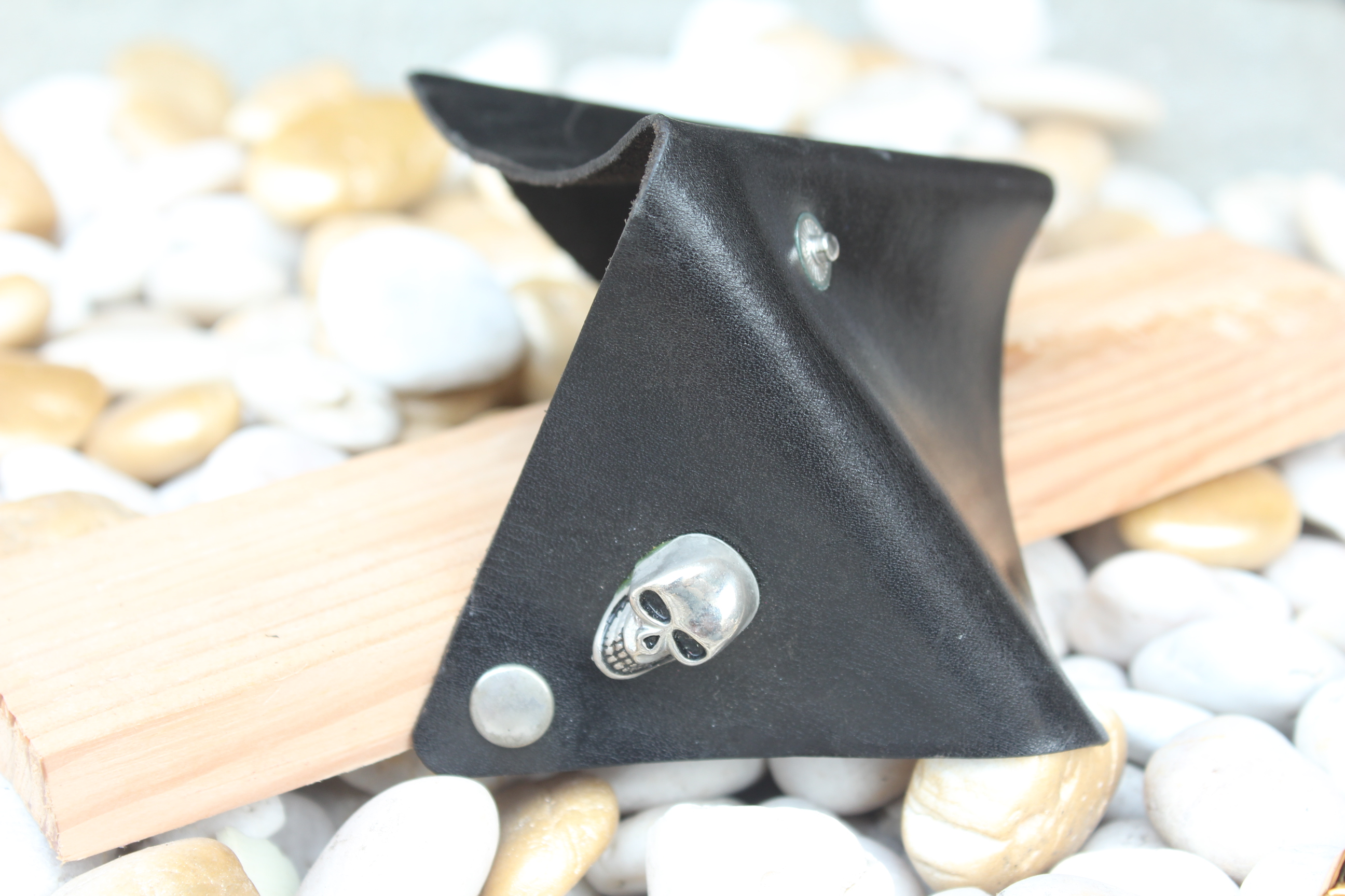 กระเป๋าใส่เหรียญทรง3เหลี่ยมเปิดได้2หน้า