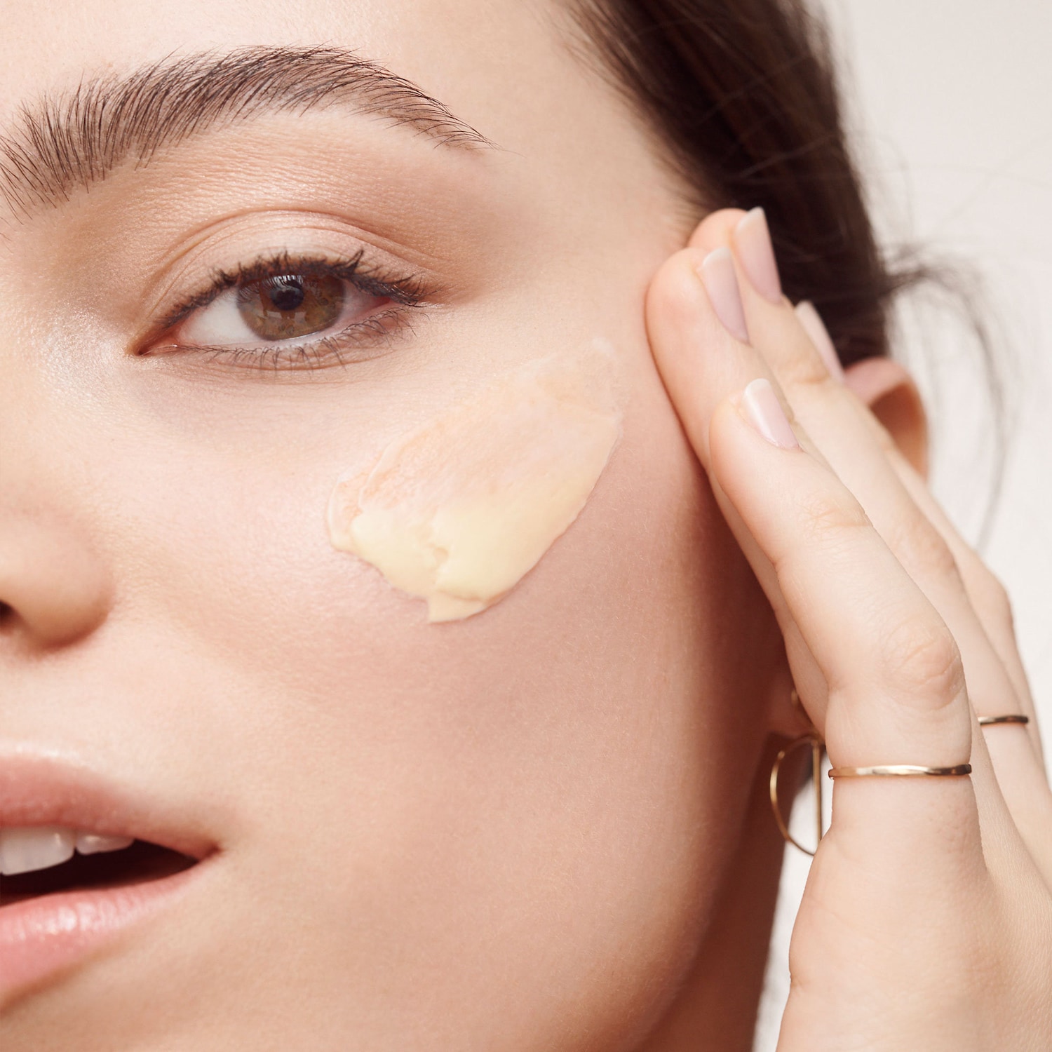 Bobbi Brown Vitamin Enriched Face Base All-In-One Primer And Moisturizer 50 ml.