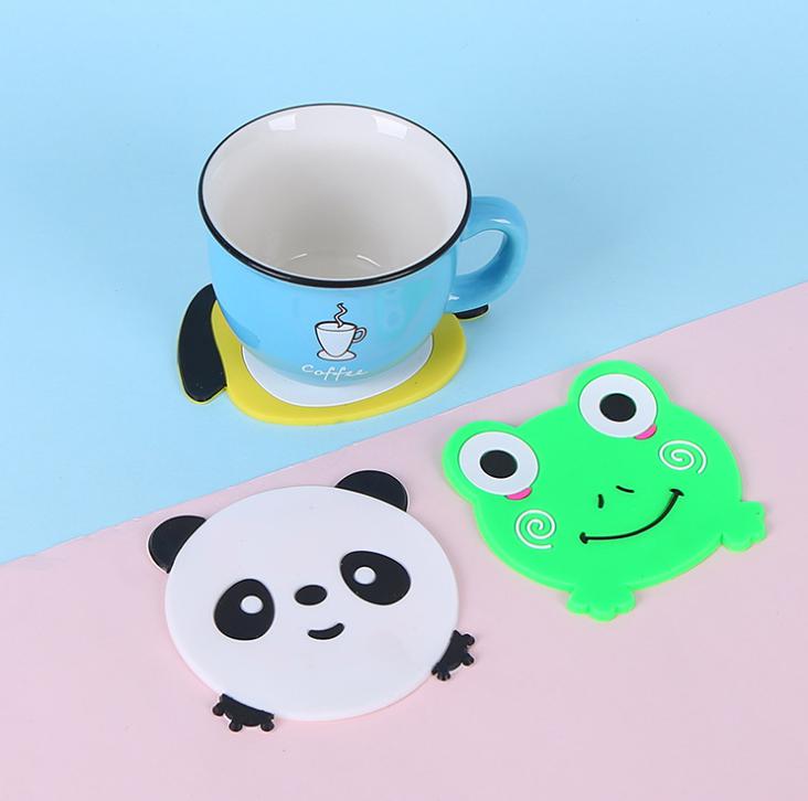 แผ่นรองแก้วลายการ์ตูน ชิ้นละ 7 บาท ✔️พร้อมส่ง (🎲สุ่มลาย) Ohwowshop รองแก้ว สวยงาม ราคาถูก