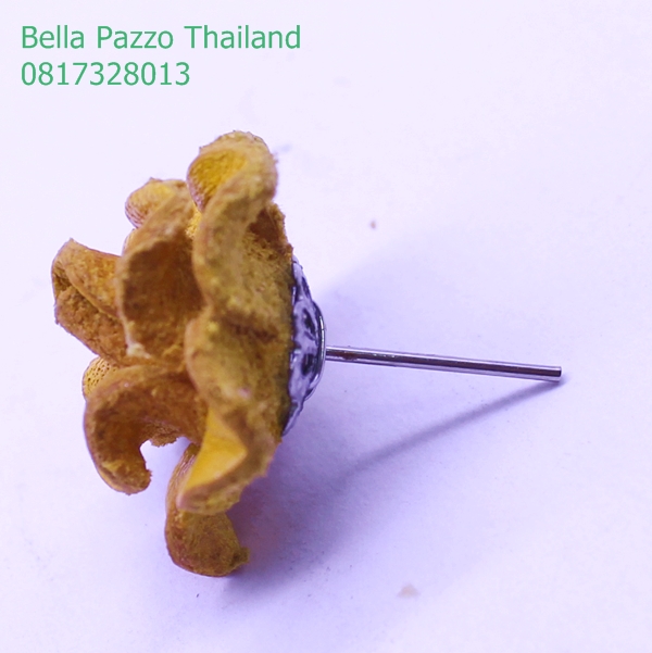 ต่างหูกุหลาบปลายแหลมเดี่ยว 2cm. 1 ดอก หนังแท้ทำมือ แฮนด์เมด