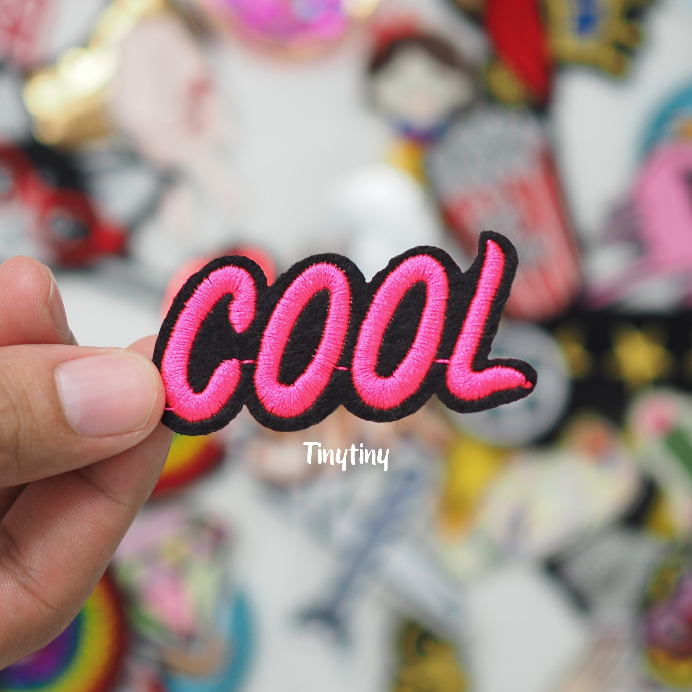 ตัวรีดติดเสื้อตัวอักษร COOL