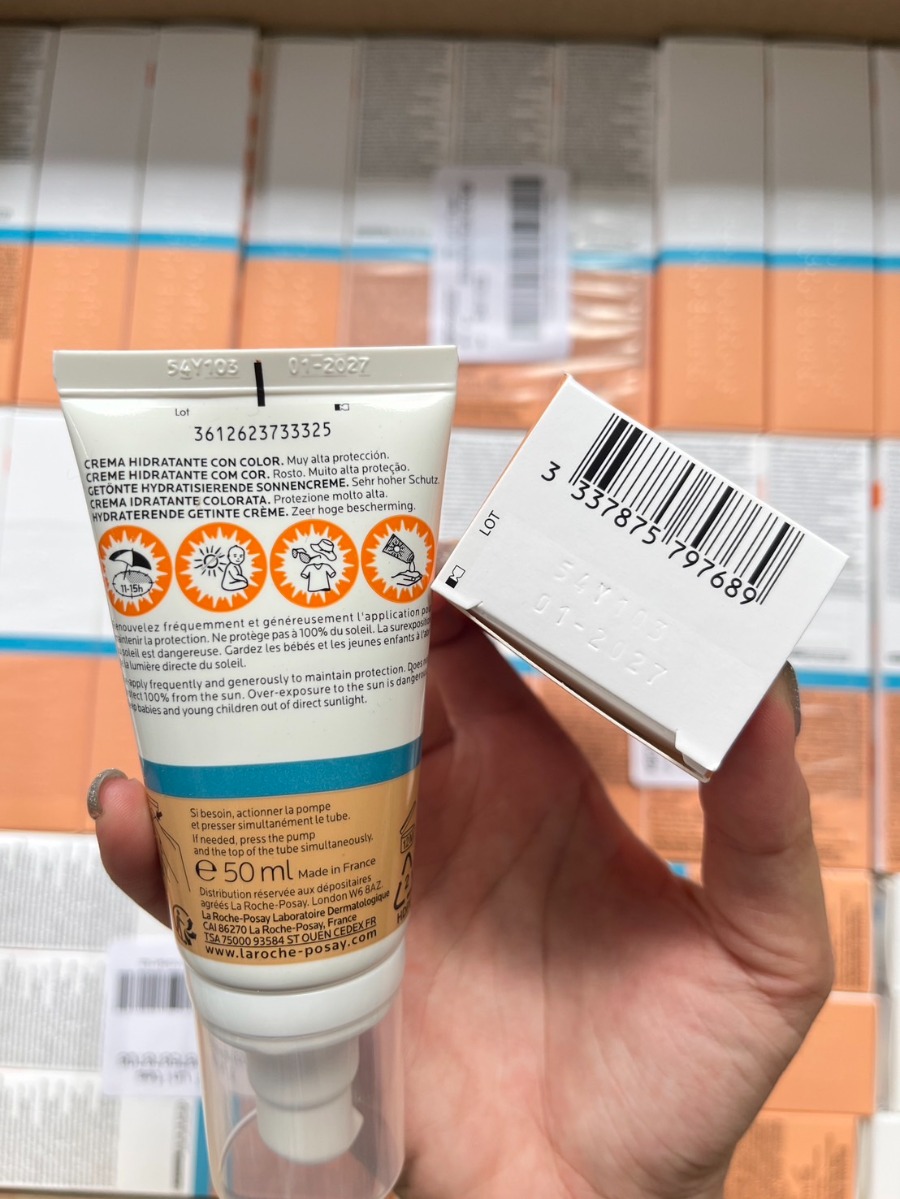 La Roche Posay Anthelios Uvmune 400 Ultra Hydrating Tinted Cream SPF50 50 ml.