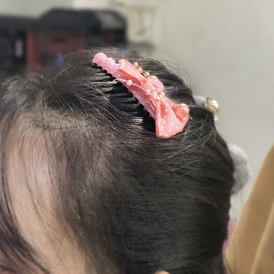 ✨หวีสับ หวีเสียบผมติดโบว์🧡แฟชั่นน่ารัก น้ำหนักเบา ไม่เจ็บศีรษะ📌สุ่มคละลาย✅พร้อมส่งในไทย ดีไซน์โบว์น่ารัก สีสันสดใส