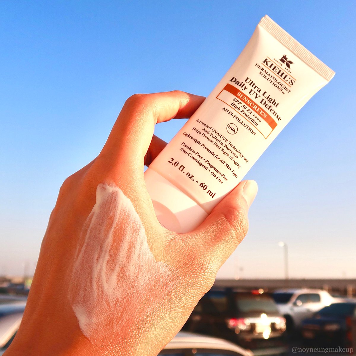 Kiehl's Ultra Light Daily UV Defense Sunscreen SPF 50 PA++++ 60 ml.