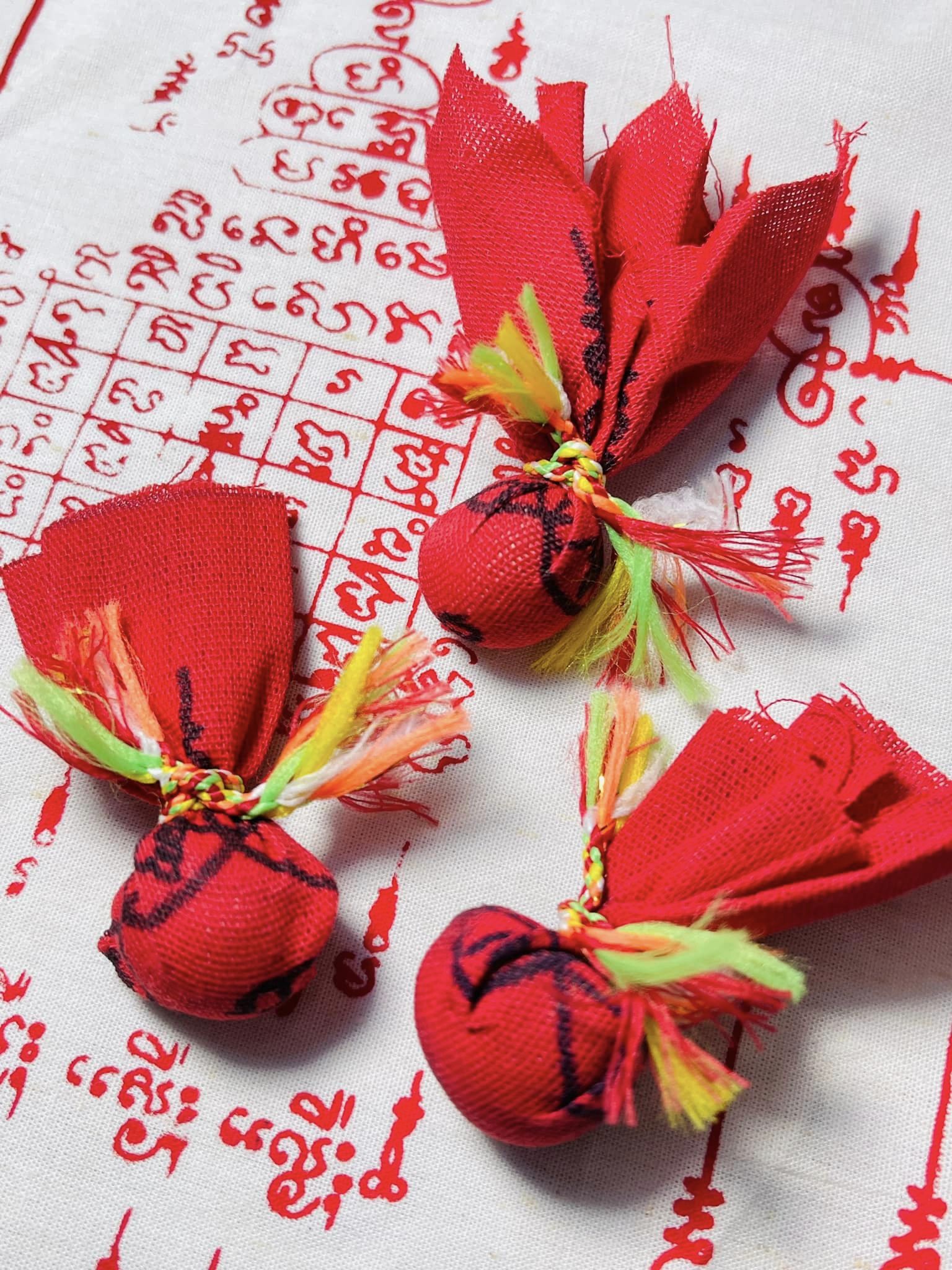 ลูกอมพญาเทครัว หลวงปู่หนูจันทร์ ปุณโณ วัดพระธาติสีแก้ว