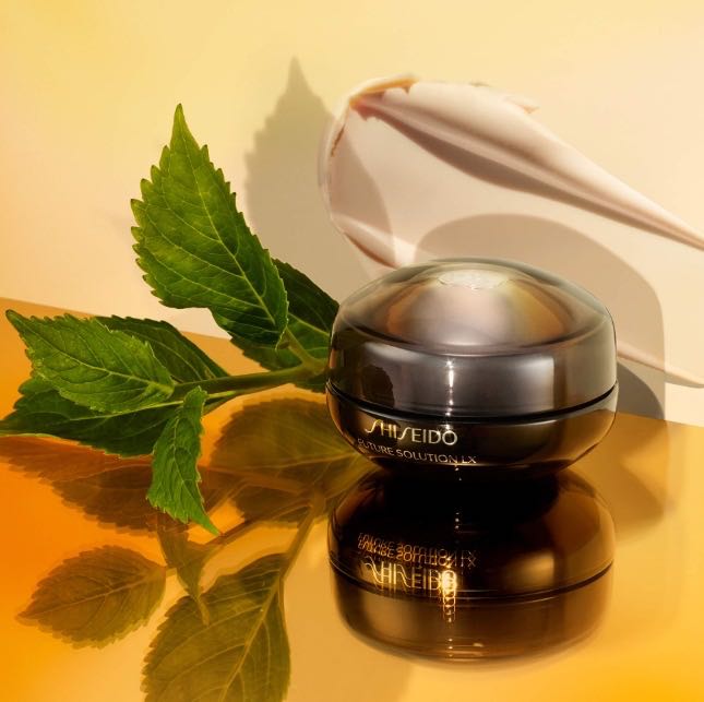 Shiseido Future Solution LX Eye and Lip Contour Regenerating Cream 17 ml.
